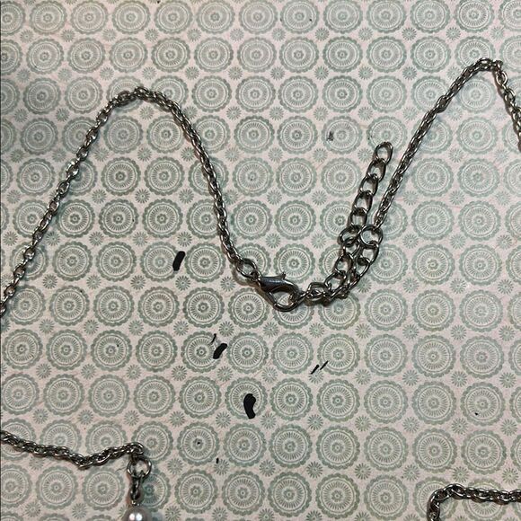 Elegant Silver Pearl Necklace - Picture 3 of 3